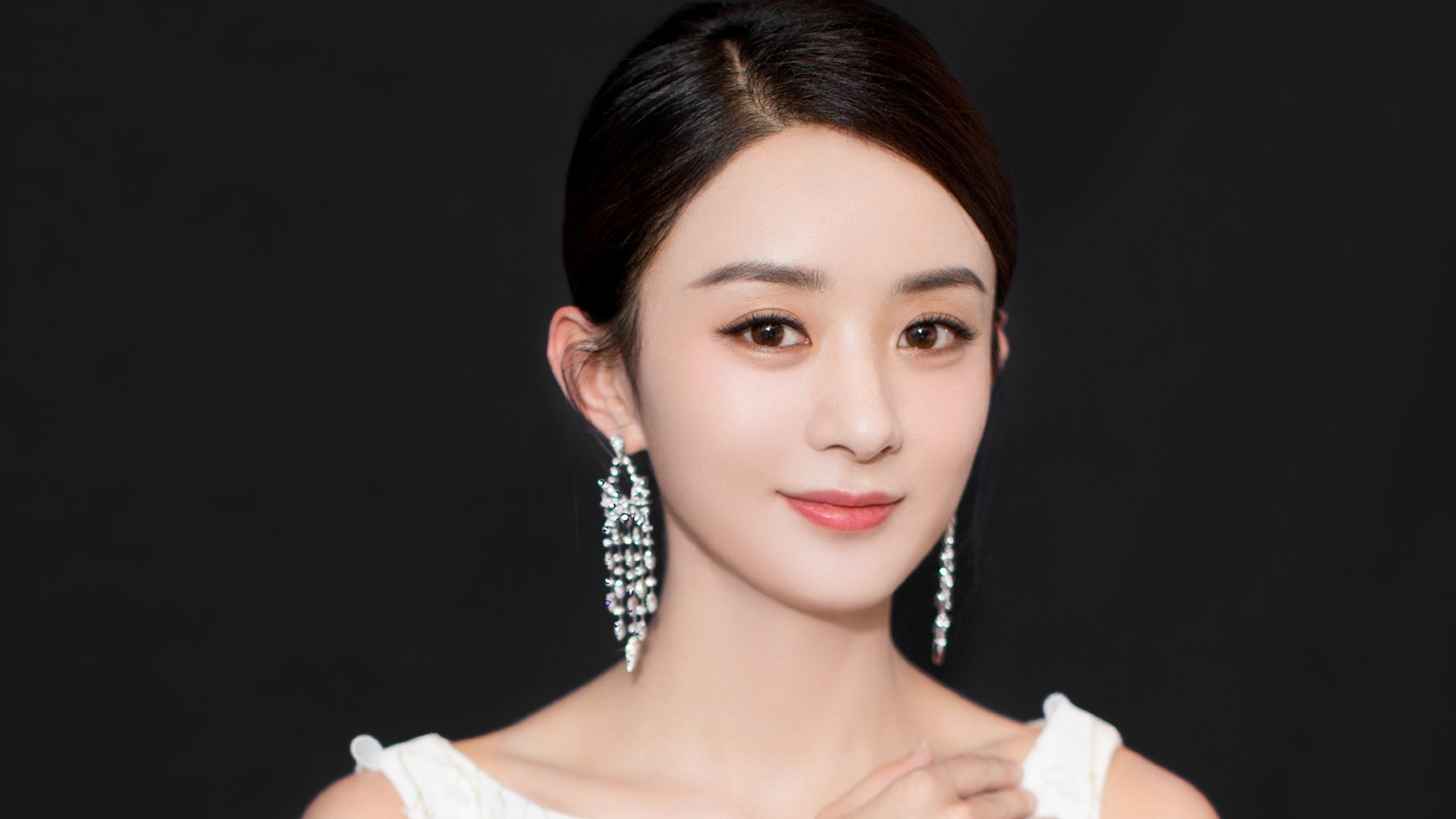 Kaiyun APP-全球顶尖篮球赛事：豪强劲旅胜负悬念之争，篮球豪哥