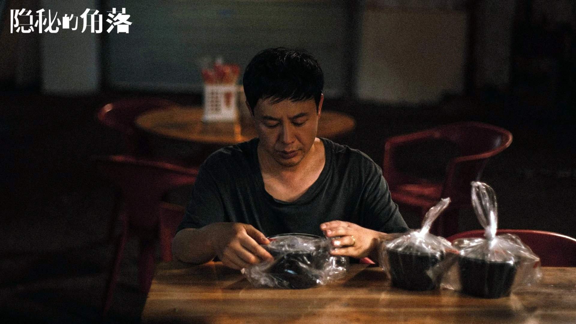 蝶泳冲刺阶段划频显著提升，蝶泳规则