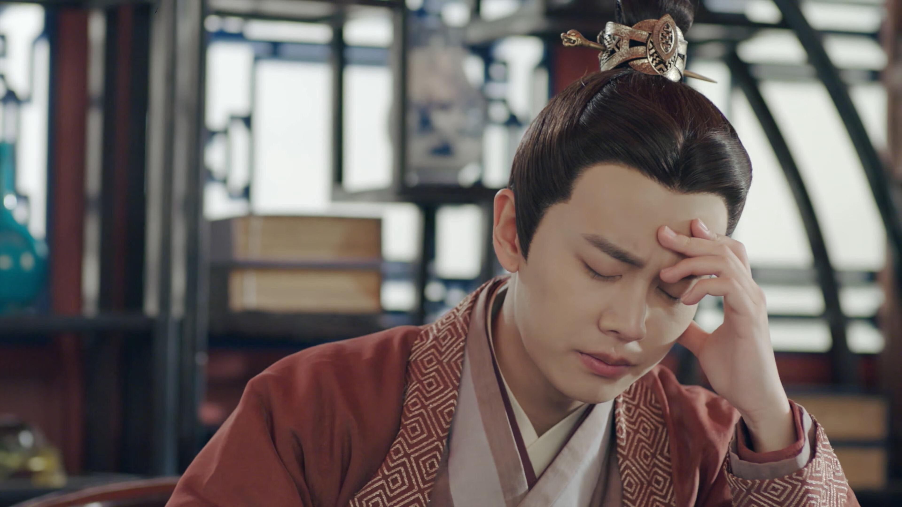 边锋突破次数是否与中路传球比例呈反向波动，边锋 升级