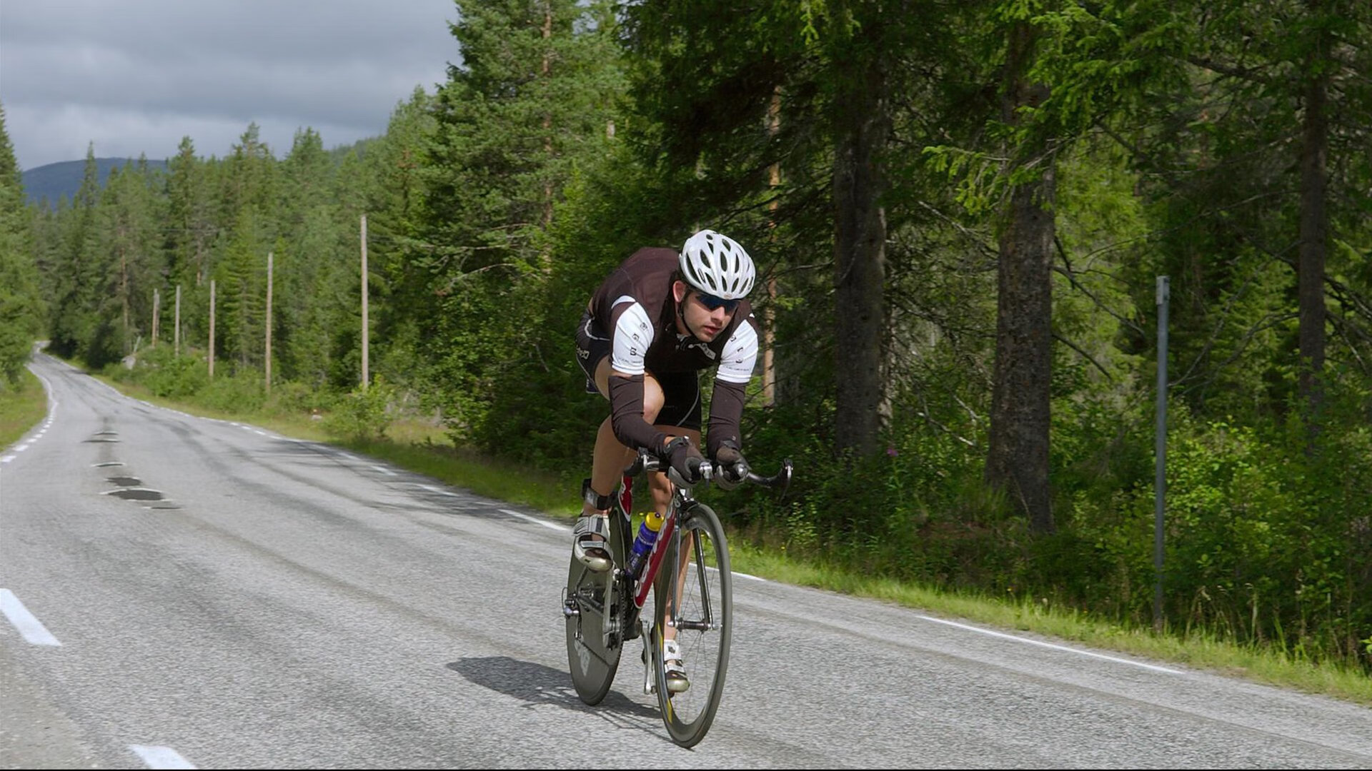 kaiyun体育综合-决赛惜败西班牙，夺银之战结束传奇，西班牙夺冠之路