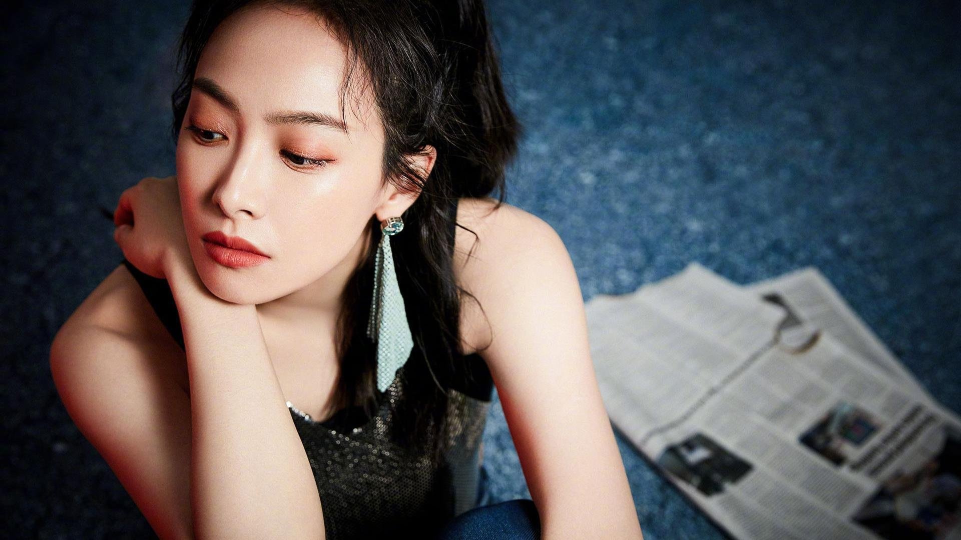 利物浦在欧冠淘汰赛中稳步前行，目标冠军