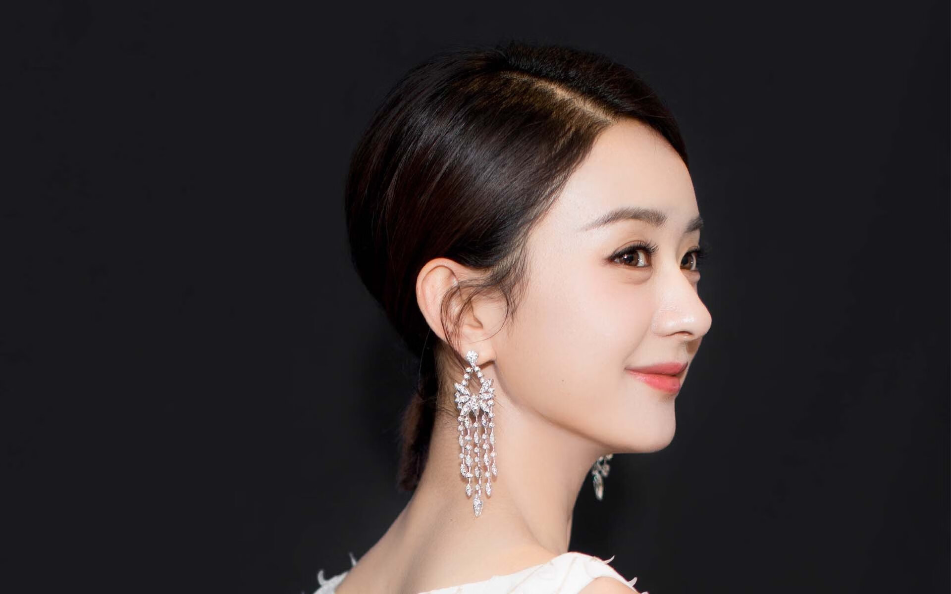 开云体育APP下载-职业球员转型教练助力青训改革推动战术体系本土化，业余球员成为职业球员